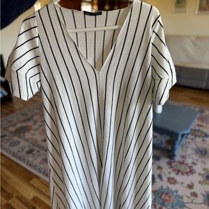 Striped V-Neck Short Sleeve Dress in White/Black